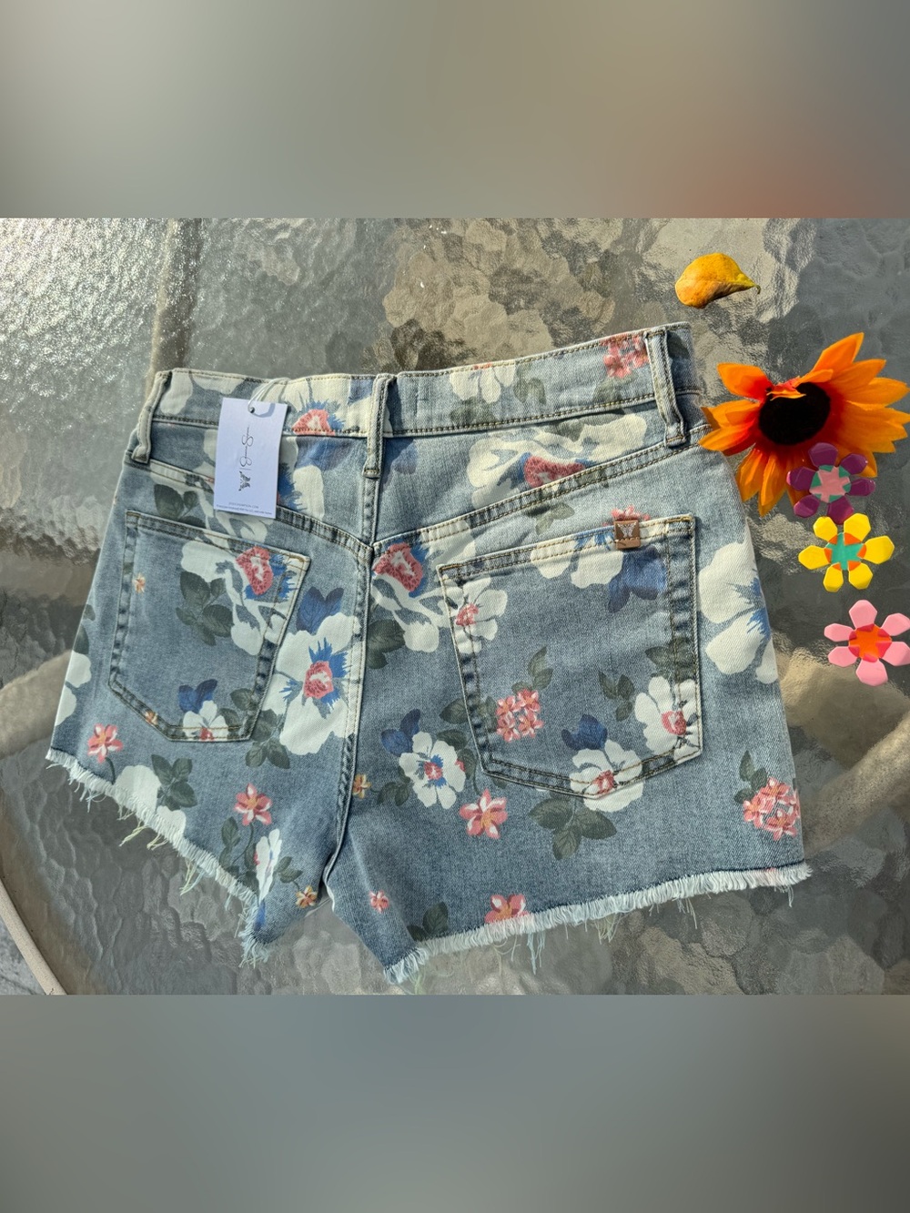 Jessica Simpson Ginger High Rise Floral Denim Shorts Size 6 NWT - Picture 3 of 17
